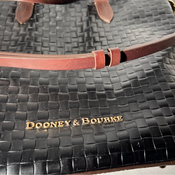 Dooney & Bourke Woven Leather Tote Black Brown Trim Shoulder Bag - Picture 9 of 16